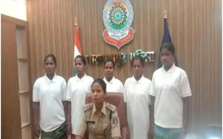 गोलियों की गूंज से निकलकर विकास की राह पर चलीं 5 महिला नक्सली"