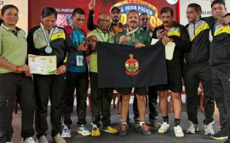 छत्तीसगढ़ के शटल सितारे चमके ऑल इंडिया बैडमिंटन में – IPS सूरज और DSP आकर्षी ने लहराया गोल्ड!"