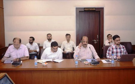 छत्तीसगढ़ की सड़कों पर दौड़ेंगी 240 ई-बसें, हरियाली की ओर बढ़ा राज्य का कदम"