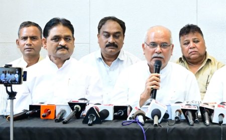 पहलगाम हमले पर बघेल का हमला: “28 मौतें… फिर भी चुप क्यों है सरकार?” | दुर्ग में ‘संविधान बचाओ’ की हुंकार