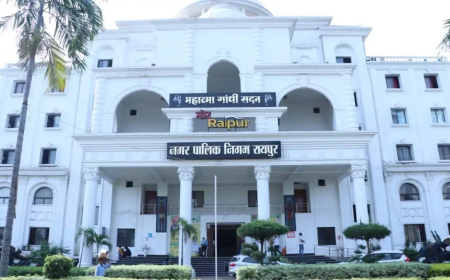 "कांग्रेस में बगावत की आंच: रायपुर निगम के 5 पार्षदों ने थामा इस्तीफे का रास्ता, बोले- नहीं चाहिए थोपे गए नेता"