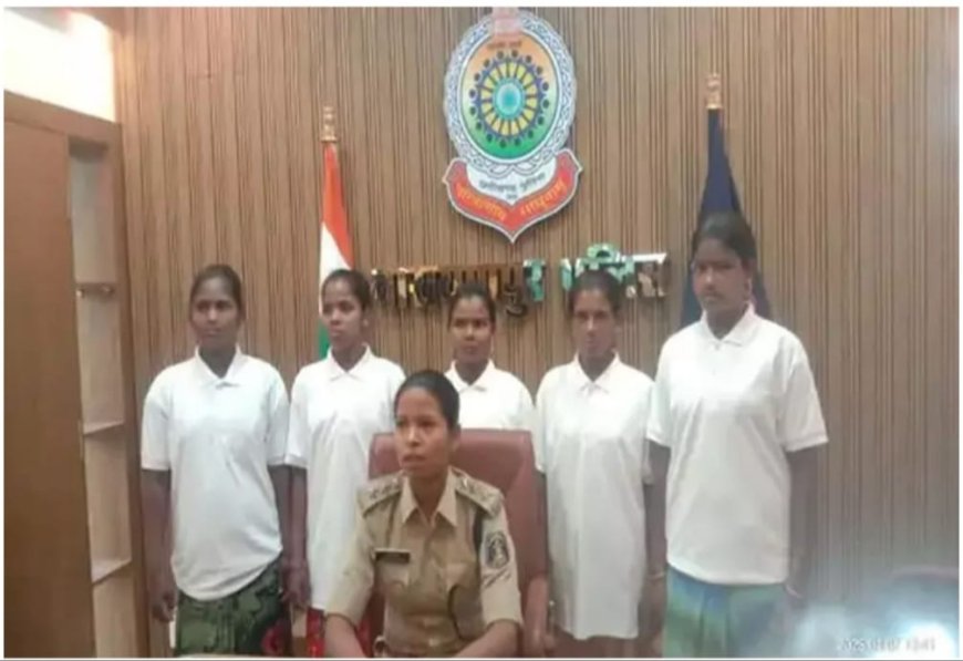 गोलियों की गूंज से निकलकर विकास की राह पर चलीं 5 महिला नक्सली"