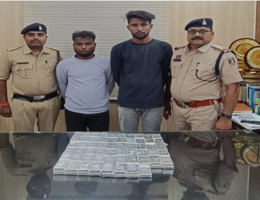 52 लाख की चांदी  बोरी में छुपा कर मोपेड से ले जा रहे थे पुलिस ने भनपुरी चौक पर धर दबोचा..