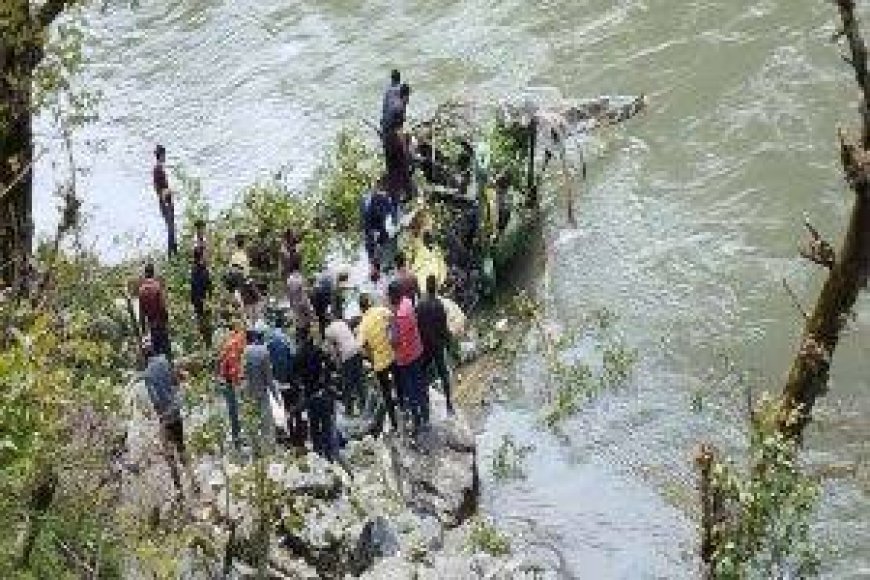 रामबन में बादल फटने से कहर, भयंकर बाढ़ और भूस्खलन में तीन की मौत, 100 लोगों को बचाया गया