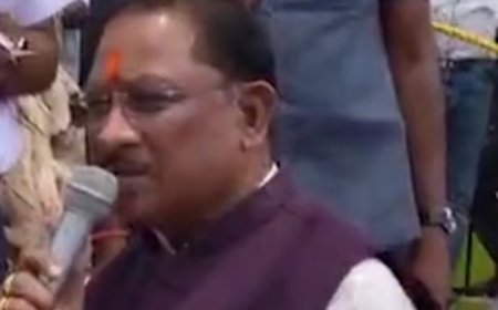 सुशासन की उड़ान में बाधा, मगर काम में नहीं—CM साय ने पेड़ की छांव में सुनीं जनता की 40 लाख समस्याएं