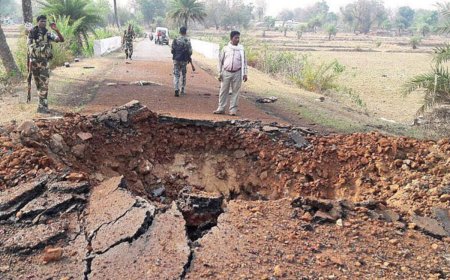 छत्तीसगढ़ में बड़ा नक्सली हमला, IED ब्लास्ट में तीन जवान शहीद
