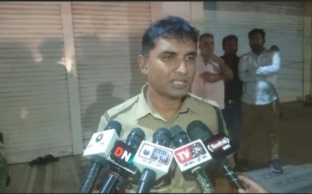 धमतरी में दिनदहाड़े सनसनीखेज हमला: ज्वेलर्स की दुकान में घुसकर पिता-बेटी को गोली मारी, आरोपी फरार