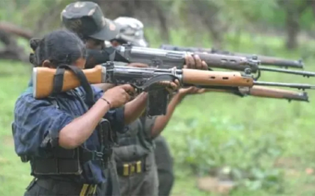 केन्द्रीय गृह एवं सहकारिता मंत्री  अमित शाह ने कहा, जिस कुर्रेगुट्टालू पहाड़ पर कभी लाल आतंक का राज था, वहाँ आज शान से तिरंगा लहरा रहा है