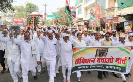 ‘संविधान खतरे में’ कहकर सड़कों पर उतरी कांग्रेस: जांजगीर से 19 को शुरू होगा जनजागरण, हर जिले-विधानसभा में होंगे आयोजन