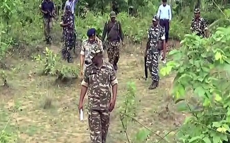 कर्रेगुट्टा पहाड़ पर था नक्सलियों का सुरक्षित किला 250 बंकर हॉस्पिटल हथियारों की फैक्ट्रियां तबाह