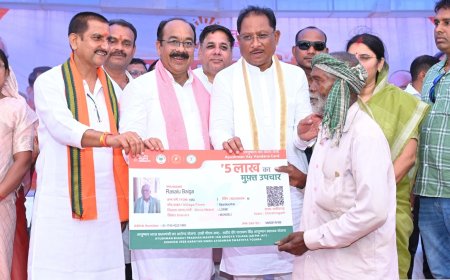 छत्तीसगढ़ देशभर में बना 'वरिष्ठ नागरिकों' की सेहत का संरक्षक, वय-वंदना कार्ड में टॉप-5 में पहुंचा राज्य