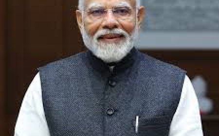 भुज से मोदी की हुंकार- 'भारत की तरफ आंख उठाई तो गोली खाएगा पाकिस्तान, अपनी रोटी पर ध्यान दे!'