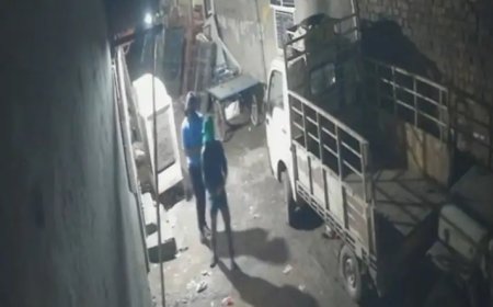 रायपुर: मौदहापारा की राशन दुकान में चोरी, कैश काउंटर से उड़ाए लाखों के नोट, CCTV में कैद हुए नकाबपोश चोर