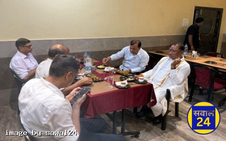 CM साय का सादा अंदाज़: ढाबे में थाली, बगल में जनता, दिल जीत ले गए मुख्यमंत्री