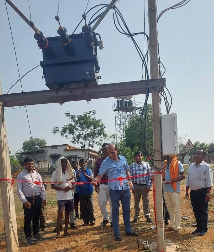 घने वनों में उजाले की खुशी 17 वनग्रामों में पहुंची बिजली मुख्यमंत्री मजराटोला विद्युतीकरण योजना बनी ग्रामीणों के जीवन में नई उम्मीद की किरण
