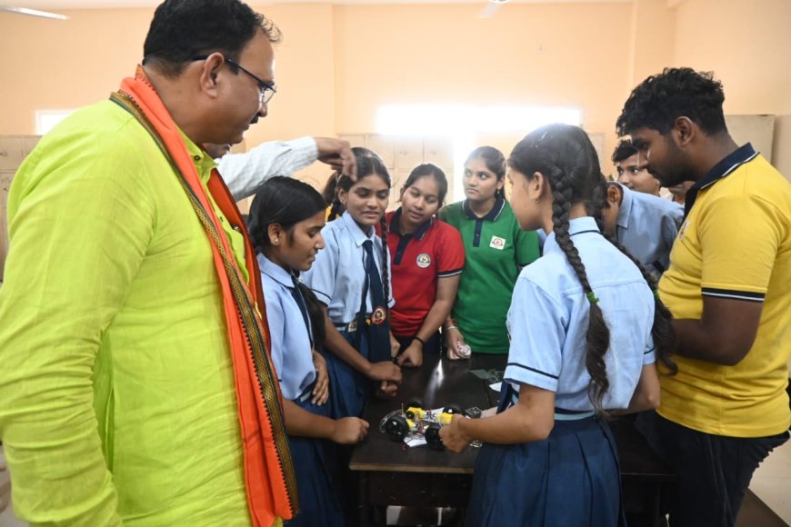 स्वास्थ्य मंत्री श्याम बिहारी जायसवाल ने किड्स समर कैम्प व नवप्रेरणा कोचिंग का किया शुभारम्भ
