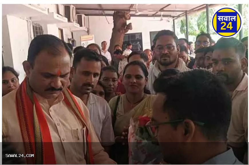 छत्तीसगढ़ में 750 स्वास्थ्य मितानों की नौकरी संकट में, तीन महीने से नहीं मिली तनख्वाह — स्वास्थ्य मंत्री से की गुहार