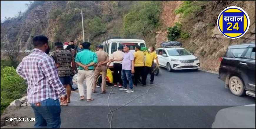 उत्तराखंड गौरीकुंड हाईवे पर पहाड़ी से गिरे पत्थर छत्तीसगढ़ के दो श्रद्धालुओं की मौत कई घायल