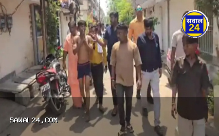 गौवंश के साथ अश्लील हरकत? रायपुर में युवक की शर्मनाक हरकत पर फूटा जनाक्रोश, भीड़ ने नंगा कर निकाला जुलूस
