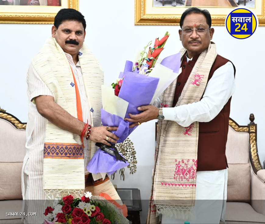 मुख्यमंत्री विष्णु देव साय से केंद्रीय कोयला एवं खान राज्य मंत्री सतीश चन्द्र दुबे ने की सौजन्य मुलाकात