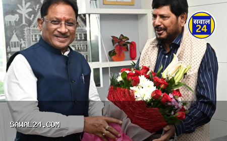 मुख्यमंत्री विष्णु देव साय से केंद्रीय राज्यमंत्री रामदास अठावले ने की सौजन्य मुलाकात