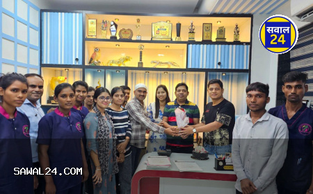 न्यू लाइफ मल्टीस्पेशलिटी हॉस्पिटल में इंटरनेशनल डॉक्टर्स डे पर उत्साहपूर्वक कार्यक्रम, डॉक्टरों का सम्मान