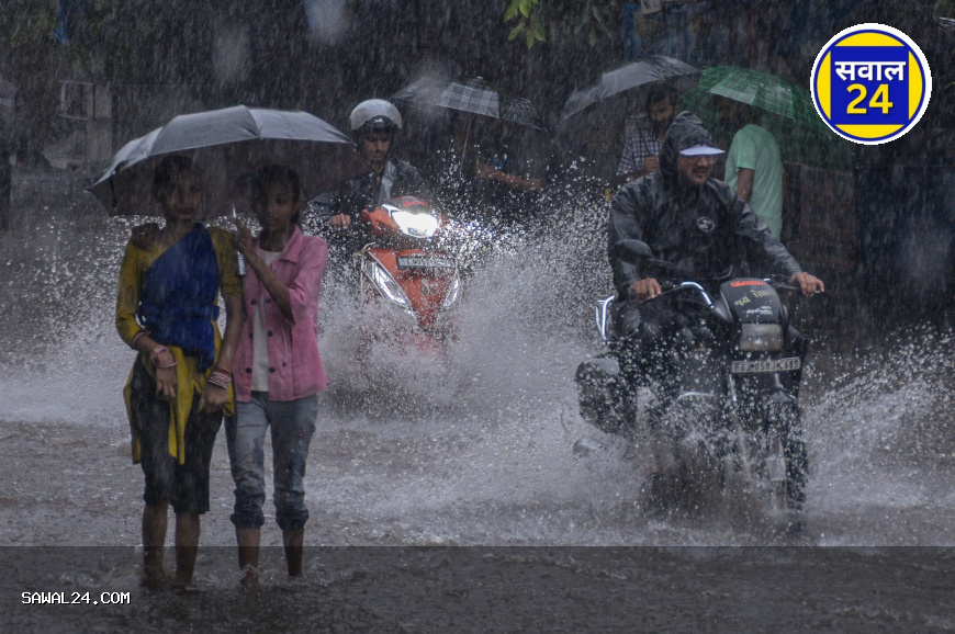 तेज बारिश से छत्तीसगढ़ बेहाल: रायपुर-बिलासपुर जलमग्न, युवक नाले में बहा; 14 जिलों में रेड अलर्ट