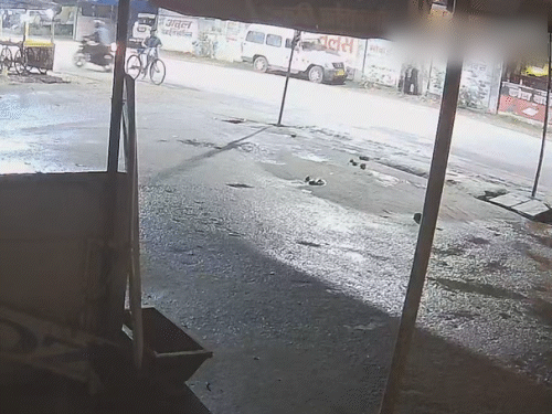 नशे में कार चालक ने बाइक को 150 मीटर तक घसीटते रौंदा: कोरबा में 3 दोस्तों की दर्दनाक मौत, 2 घायल