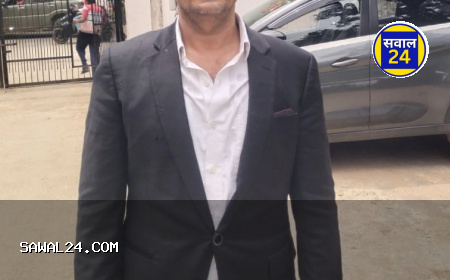 महाअष्टमी की छुट्टी रद्द करने पर विवाद, सरकार से पुनः विचार की मांग