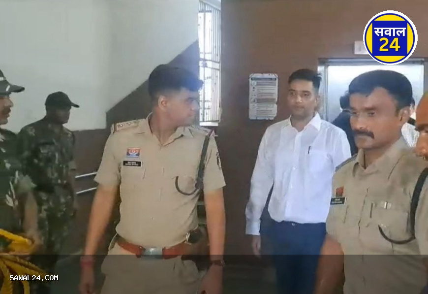After ED, now EOW arrests former CM's son शराब घोटाला: ईडी के बाद अब ईओडब्ल्यू ने पूर्व सीएम के बेटे चैतन्य को किया गिरफ्तार